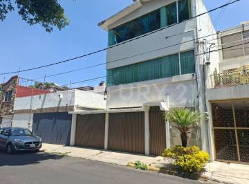 Casa · 379m² · 3 Recámaras · 2 Estacionamientos · Casa en Venta en Campestre Churubusco Coyoacán Cdmx