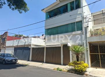 Casa · 379m² · 3 Recámaras · 2 Estacionamientos · Casa en Venta en Campestre Churubusco Coyoacán Cdmx