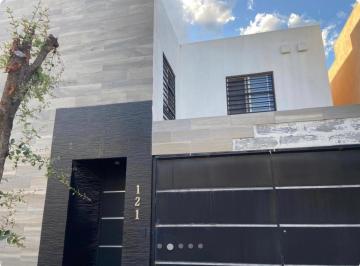 Casa · 120m² · 3 Recámaras · 1 Estacionamiento · Casa en Venta en Paraje Santa Rosa Sector Sur, Apodaca, N. L.