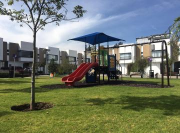 Jardin Centrak · Casa en Renta en Fracc. Vista Bosques Toluca a 25 Minutos de Santa Fe, Cdmx