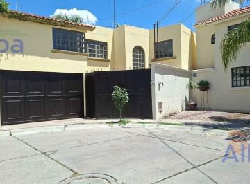 Casa · 210m² · 3 Recámaras · 2 Estacionamientos · Casa en Renta en Villas de San Nicolas a Una Cuadra de Colosio