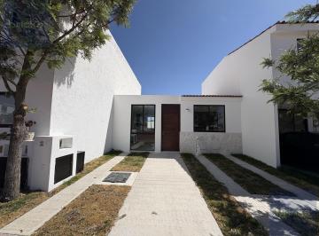 Casa · 60m² · 2 Recámaras · 2 Estacionamientos · Casa en Venta de un Nivel, 2 Recamaras en Ciudad Maderas El Marqués, Querétaro.