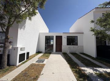 Casa · 60m² · 2 Recámaras · 2 Estacionamientos · Casa en Venta de un Nivel, 2 Recamaras en Ciudad Maderas El Marqués, Querétaro.