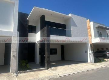Casa · 325m² · 3 Recámaras · 2 Estacionamientos · Casa en Venta en Amorada Privada Residencial