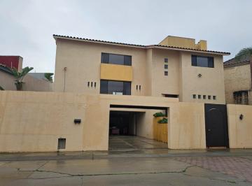 Casa · 250m² · 4 Recámaras · 4 Estacionamientos · Casa en Venta Puerta de Hierro - Tijuana Bc - (4)