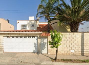 Casa de 4 habitaciones, Saltillo · Venta de Casa en Colonia Lourdes Saltillo Coahuila