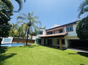 Casa · 420m² · 3 Recámaras · 3 Estacionamientos · Casa en Fraccionamiento Kloster Sumiya