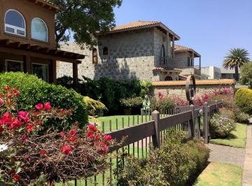 Casa de 3 habitaciones, Huixquilucan · Residencia en Venta - Acogedora - Vista - Precio!
