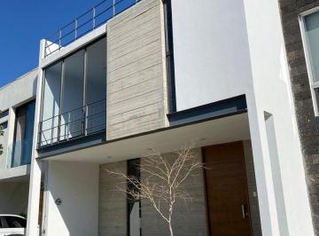 Casa · 245m² · 3 Recámaras · 2 Estacionamientos · Casa en Venta en Valle Imperial Coto