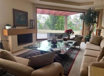 Casa · 572m² · 3 Recámaras · 3 Estacionamientos · Excelente Casa