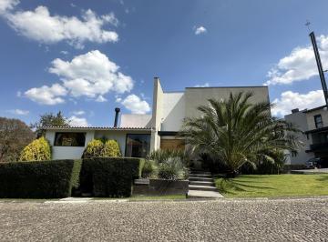 Casa · 590m² · 5 Recámaras · 4 Estacionamientos · Casa en Venta en Los Encinos