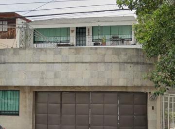 Casa de 3 habitaciones, Gustavo A. Madero · Venta de Casa con Ubicación Estratégica en El Corredor Insurgentes