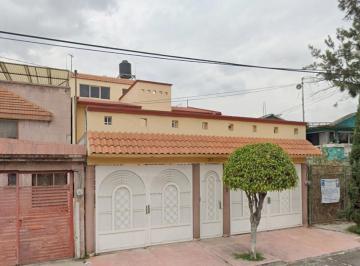 Casa de 3 habitaciones, Ecatepec de Morelos · Tu Nuevo Hogar en Los Encantos: Espacios Diseñados Para La Vida Familiar