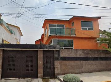 Casa de 4 habitaciones, Cuautitlán Izcalli · Venta de Casa Residencial en Calle Bosques de Viena, Izcalli