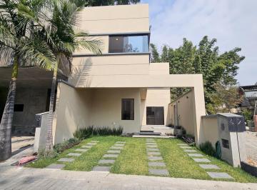 Casa · 190m² · 3 Recámaras · 2 Estacionamientos · Casa en Poblado Acapatzingo