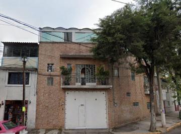 Casa de 5 habitaciones, Cuauhtémoc · Venta de Casa en Calle 8: Entorno Exclusivo y Alta Plusvalía