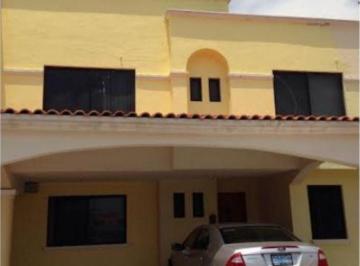 Casa de 3 habitaciones, Irapuato · Casa con 135 m² Superficie de Terreno, 3 Recámaras en Venta en Irapuato