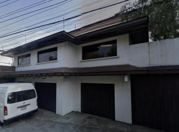 Casa de 5 habitaciones, Alvaro Obregón · Casa de Remate en Paseos del Pedregal, Cerca de Plaza Artz Pedregal y Perisur