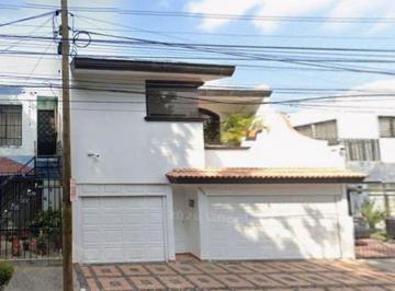 Casa de 4 habitaciones, Zapopan · Venta de Casa en Colonia Las Aguilas Zapopan 45080