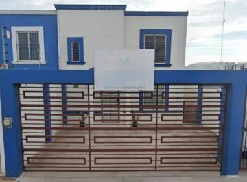 Casa · 2 Recámaras · 2 Estacionamientos · Casa en Fraccionamiento Valle Alto