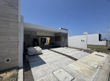 Casa · 112m² · 3 Recámaras · 2 Estacionamientos · Casa de un Nivel en Venta en L. del Mediterraneo