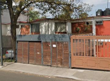 Casa de 3 habitaciones, Tlalpan · Casa en Venta 150 m² de Terreno, 3 Recámaras, 2 Baños y 2 E. en Villa Coapa, Tlalpan, Cdmx.