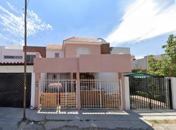 Casa de 3 habitaciones, Celaya · Venta de Casa Habitacional en Calle Misión de San Patricio, Zona Norte