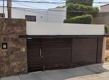 Casa de 4 habitaciones, Corregidora · Estatus y Privacidad: Tu Nuevo Hogar Premium en El Corazón de Las Reynas