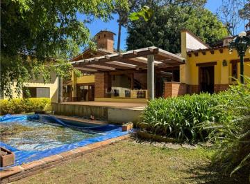 Casa de 4 habitaciones, Valle de Bravo · Avandaro || Excelente Oportunidad de Casa Estilo Vallesano