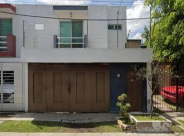 Casa de 3 habitaciones, Zapopan · Propiedad de Excelente Plusvalía en Zpopan Jalisco