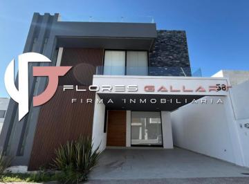 Casa en condominio · 480m² · 5 Recámaras · 2 Estacionamientos · Casa en Venta en Residencial Terranza Al Norponiente de La Ciudad de Aguascalientes