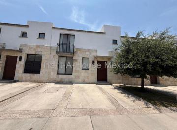 Casa en condominio de 3 habitaciones, Querétaro · Casa en Renta en El Refugio Queretaro 139 m² - 3 Hab - 2.5 Baños - Patio con Jardín - Amenidades Yr