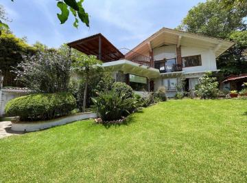 Casa · 388m² · 4 Recámaras · 5 Estacionamientos · Casa Estilo Vallesano en Santa Maria Ahuacatlán
