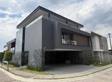 1 · Casa en Venta en Puebla Lomas de Angelópolis Parque Jalisco con Recámara en Planta Baja a Estrena