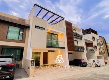 Casa de 3 habitaciones, Atizapán de Zaragoza · Casa en Bosque Esmeralda. Súper Acabados 3 Rec c/u con Baño. Promo Crucero Clientes Directos!