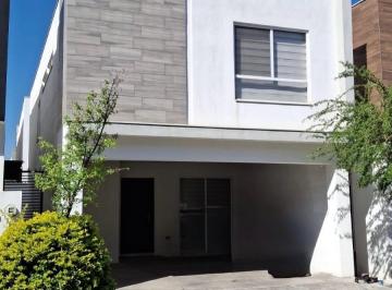 Casa · 159m² · 2 Estacionamientos · Casa - Dominio Cumbres