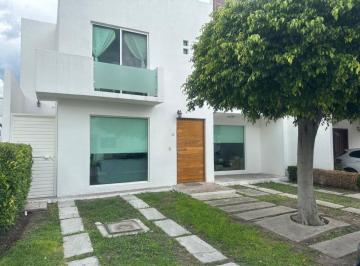 Casa de 3 habitaciones, Corregidora · Casa en Venta en Los Frailes Corregidora