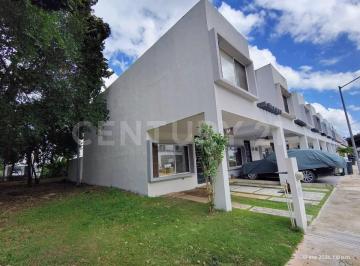 Casa · 157m² · 3 Recámaras · 2 Estacionamientos · Venta de Casa en Esquina Jardines del Sur 4, Cancún, Q. Roo Dh0926
