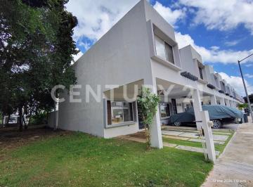 Casa · 157m² · 3 Recámaras · 2 Estacionamientos · Venta de Casa en Esquina Jardines del Sur 4, Cancún, Q. Roo Dh0926