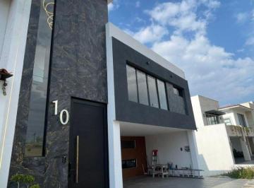 Casa Renta 307m² de 3 habitaciones · Renta de Casa con Jardín Estilo Toscana, Zona Lomas de Ángelópolis, San Andrés Cholula