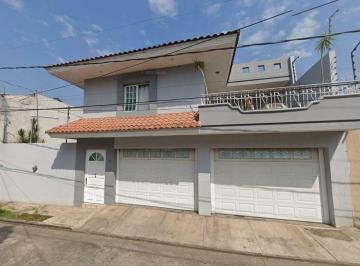 Casa de 4 habitaciones, Uruapan · Venta de Casa en La Colonia Miraflores en Uruapan Michoacán
