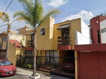 Casa de 3 habitaciones, Morelia · Venta de Casa en La Colonia Nueva Chapultepec en Morelia Michoacan