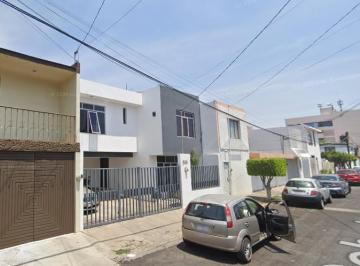 Casa de 4 habitaciones, Morelia · Venta de Casa en La Colonia Nueva Chapultepec en Morelia Michoacán