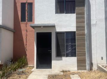 Casa · 2 Recámaras · 1 Estacionamiento · Casa - Villas de Guanajuato