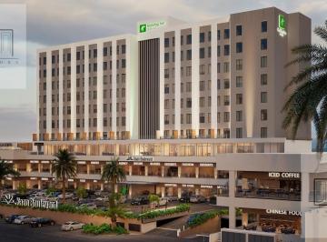 Edificio · 53m² · 250 Estacionamientos · Edificio Comercial - Campestre