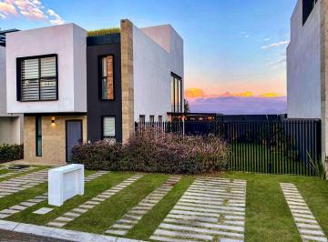 Casa · 140m² · 2 Recámaras · 2 Estacionamientos · Casa en Calimaya