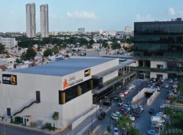 Local comercial · 1166m² · 1 Estacionamiento · Local Renta Monterreal Mérida Yucatán 1166 m²