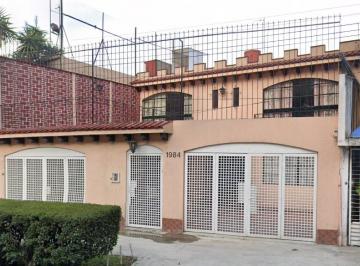 Casa de 4 habitaciones, Coyoacán · Casa con 300 m² de Superficie de Terreno y 4 Recámaras en Venta en Educación