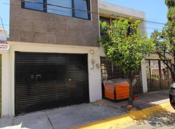 Casa · 160m² · 3 Recámaras · 2 Estacionamientos · Casa en Lomas Lindas con 3 Recámaras, Id:.