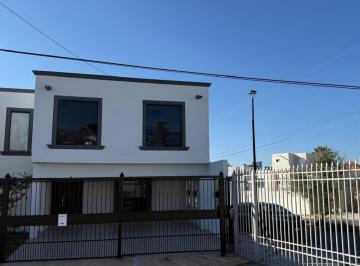 Casa · 175m² · 3 Recámaras · 2 Estacionamientos · Casa en Venta Col Residecial Campanario